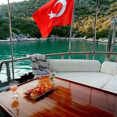 Botel Albatros Q Gulet Kas