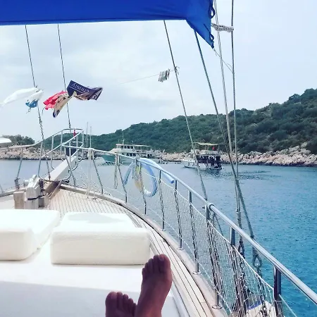 بوتيل Albatros Q Gulet *